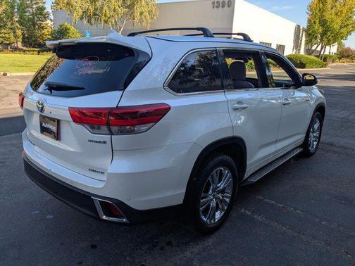 2017 Toyota Highlander Hybrid Platinum