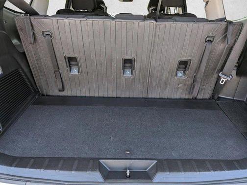 Crystal White Pearl 2022 Subaru Ascent Premium 7-Passenger