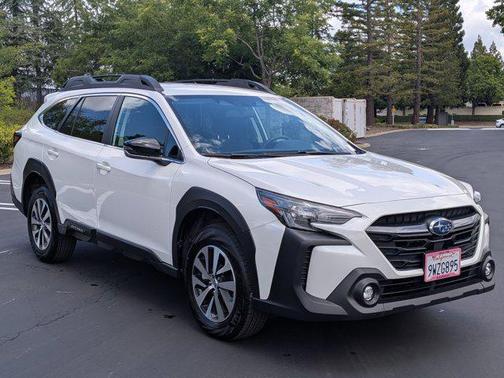 Crystal White Pearl 2025 Subaru Outback Premium