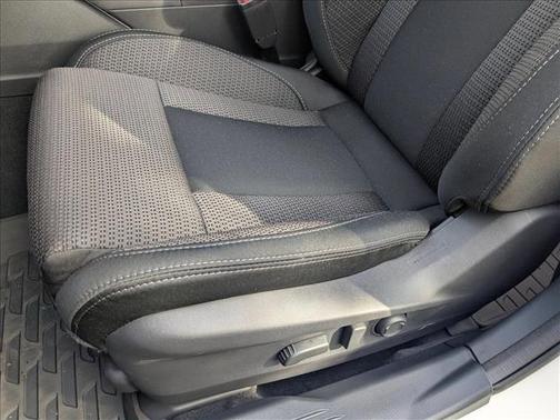 Crystal White Pearl 2025 Subaru Outback Premium