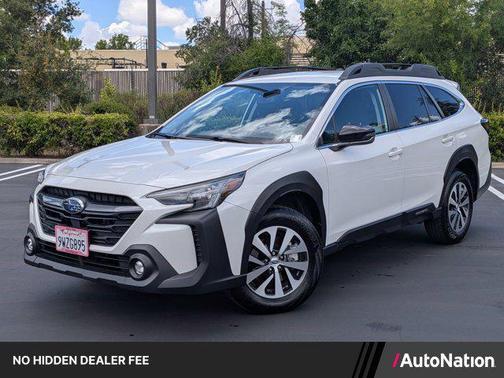 Crystal White Pearl 2025 Subaru Outback Premium