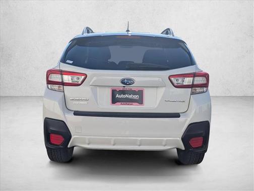 Crystal White Pearl 2019 Subaru Crosstrek 2.0i