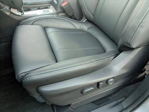 Ice Silver Metallic 2025 Subaru Ascent Touring 7-Passenger