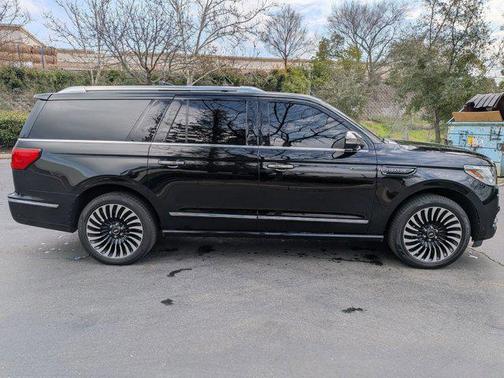 2018 Lincoln Navigator L Black Label