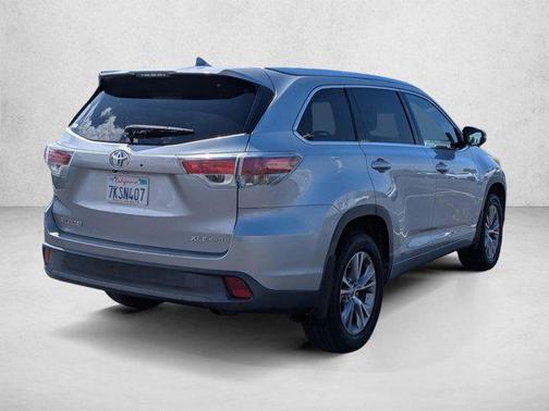Silver/Gray 2015 Toyota Highlander XLE