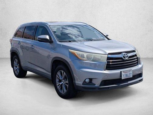 Silver/Gray 2015 Toyota Highlander XLE