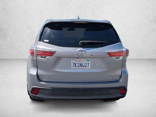 Silver/Gray 2015 Toyota Highlander XLE