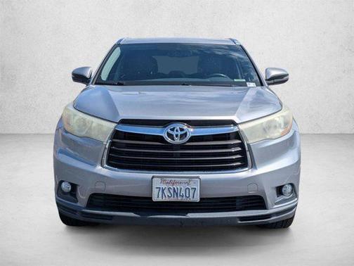 Silver/Gray 2015 Toyota Highlander XLE