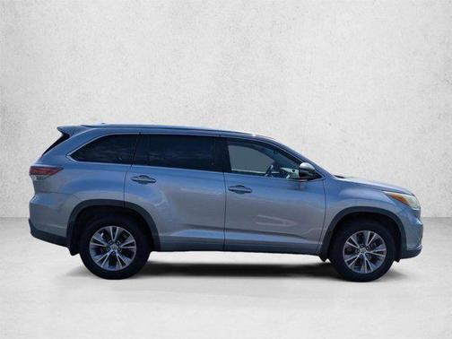 Silver/Gray 2015 Toyota Highlander XLE