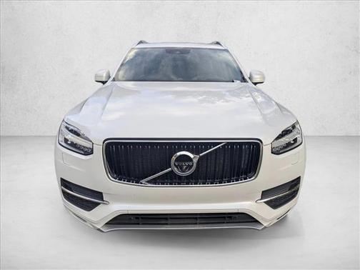 2017 Volvo XC90 T6 Momentum