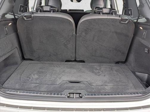 2017 Volvo XC90 T6 Momentum