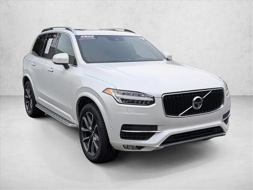 2017 Volvo XC90 T6 Momentum