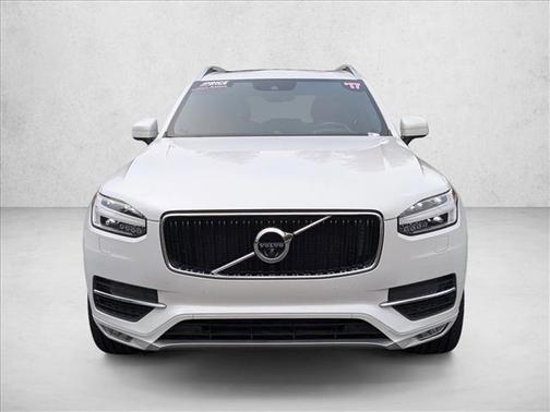 2017 Volvo XC90 T6 Momentum