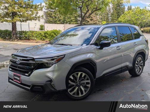 Ice Silver Metallic 2025 Subaru Forester Touring