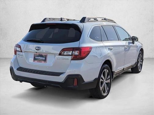 Crystal White Pearl 2018 Subaru Outback 2.5i Limited