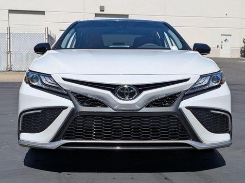 Wind Chill Pearl/Midnight Black Metallic 2023 Toyota Camry XSE
