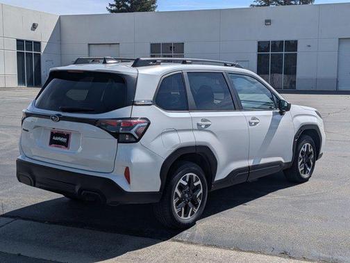Crystal White Pearl 2025 Subaru Forester Premium