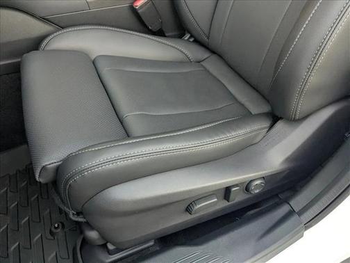 Crystal White Pearl 2025 Subaru Outback Limited