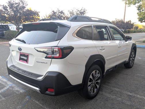 Crystal White Pearl 2025 Subaru Outback Limited