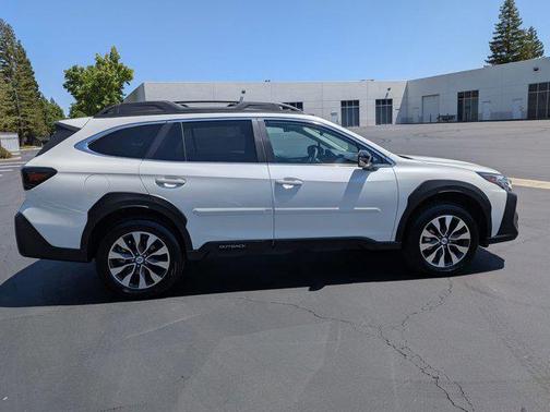 Crystal White Pearl 2025 Subaru Outback Limited