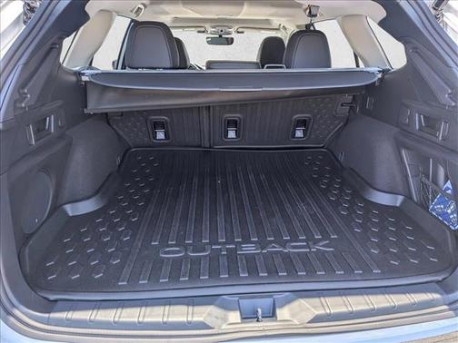 Crystal White Pearl 2025 Subaru Outback Limited