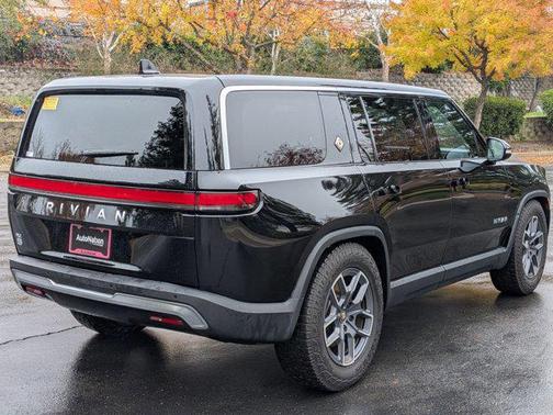 2024 Rivian R1S Adventure