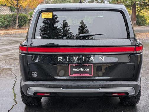 2024 Rivian R1S Adventure