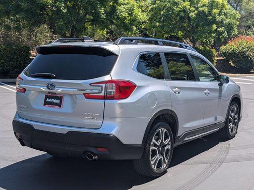 Ice Silver Metallic 2023 Subaru Ascent Limited 7-Passenger