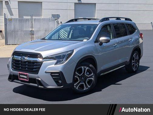 Ice Silver Metallic 2023 Subaru Ascent Limited 7-Passenger
