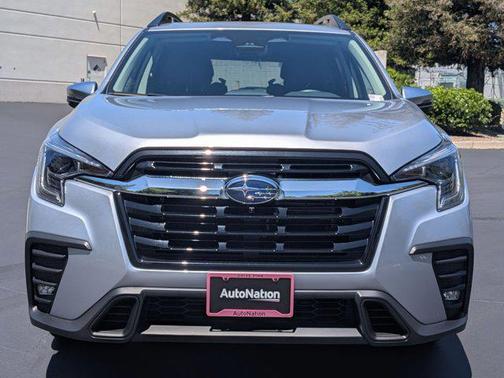 Ice Silver Metallic 2023 Subaru Ascent Limited 7-Passenger