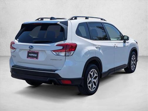 Crystal White Pearl 2024 Subaru Forester Premium