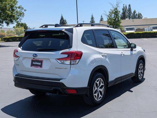 Crystal White Pearl 2024 Subaru Forester Premium
