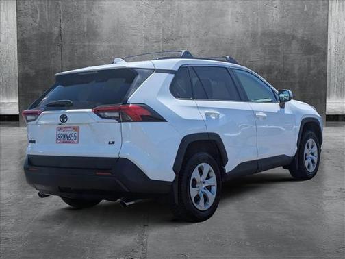 2020 Toyota RAV4 LE