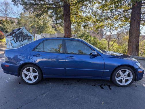2002 Lexus IS 300 Base