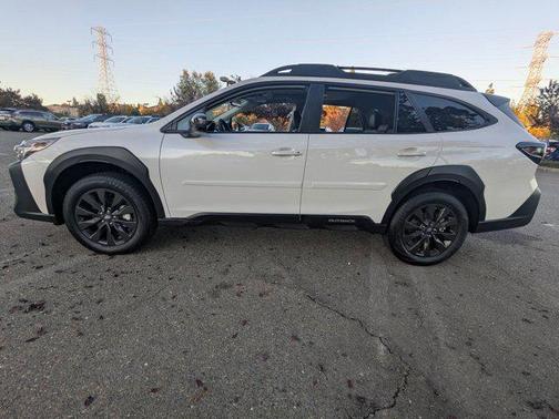 Crystal White Pearl 2025 Subaru Outback Onyx Edition XT