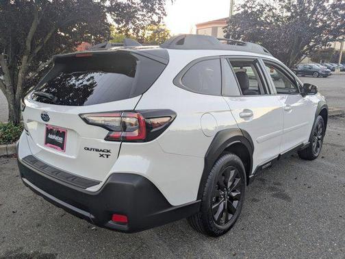 Crystal White Pearl 2025 Subaru Outback Onyx Edition XT
