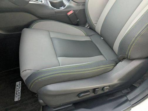 Crystal White Pearl 2025 Subaru Outback Onyx Edition XT