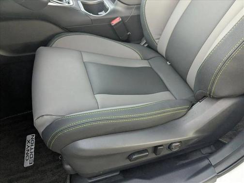 Crystal White Pearl 2025 Subaru Outback Onyx Edition XT