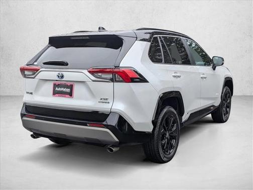 2024 Toyota RAV4 Hybrid SE
