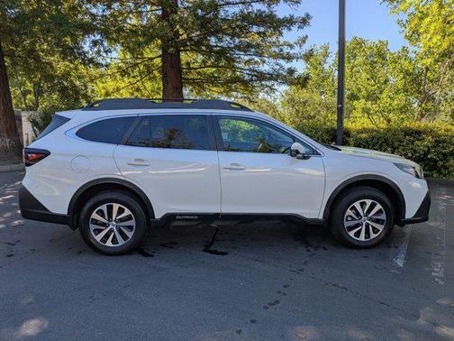 Crystal White Pearl 2020 Subaru Outback Premium