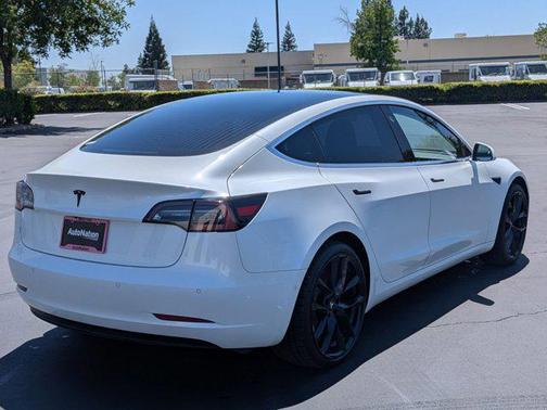 Pearl White Multi-Coat 2019 Tesla Model 3 Mid Range