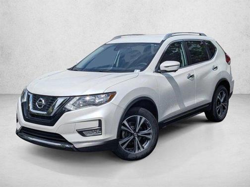 Pearl White 2017 Nissan Rogue SL