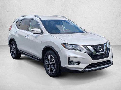Pearl White 2017 Nissan Rogue SL