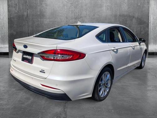 2020 Ford Fusion Hybrid SE