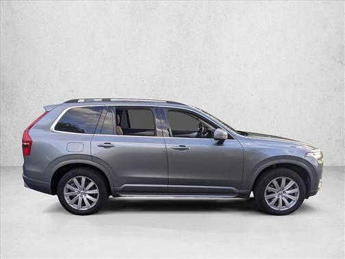 2018 Volvo XC90 T5 Momentum
