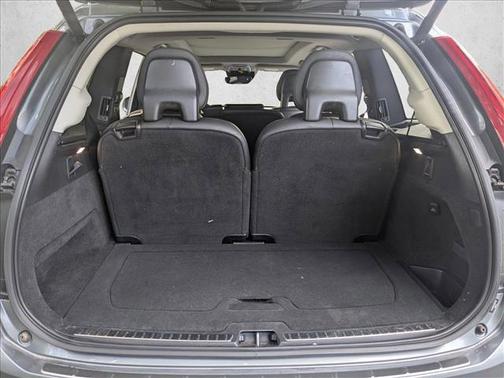 2018 Volvo XC90 T5 Momentum