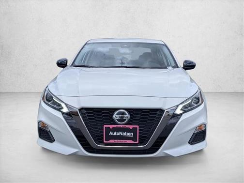 Pearl White Tricoat 2022 Nissan Altima SR FWD