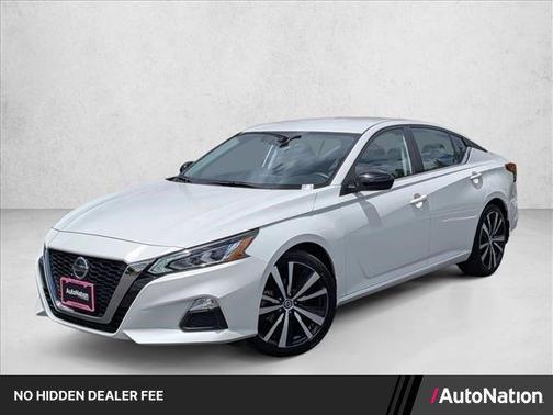 Pearl White Tricoat 2022 Nissan Altima SR FWD