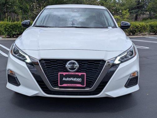 Pearl White Tricoat 2022 Nissan Altima SR FWD