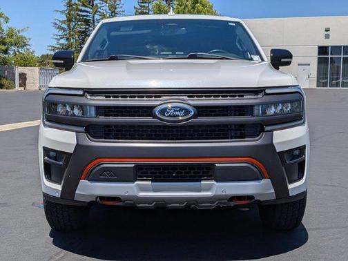 Star White Metallic Tri-Coat 2022 Ford Expedition Timberline